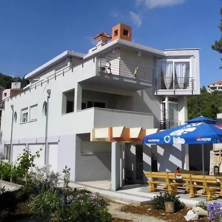 In With Balcony, Air Conditioning, Wifi 4328-1